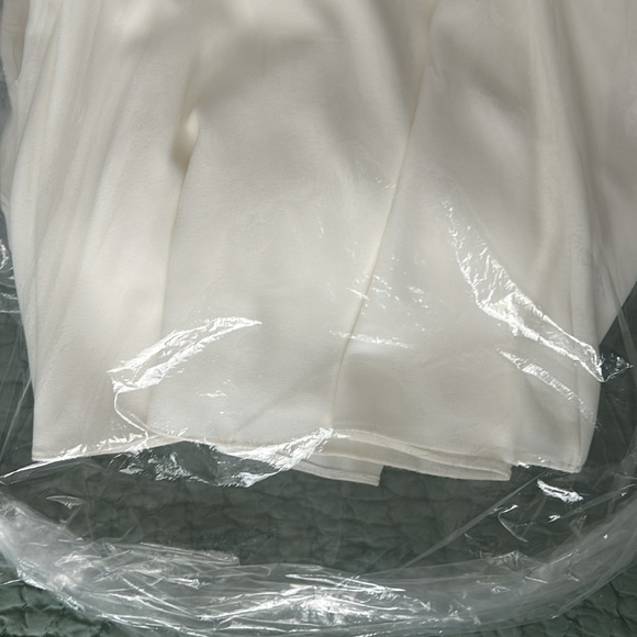 Gorgeous Stella York Wedding Gown - Picture 13 of 16